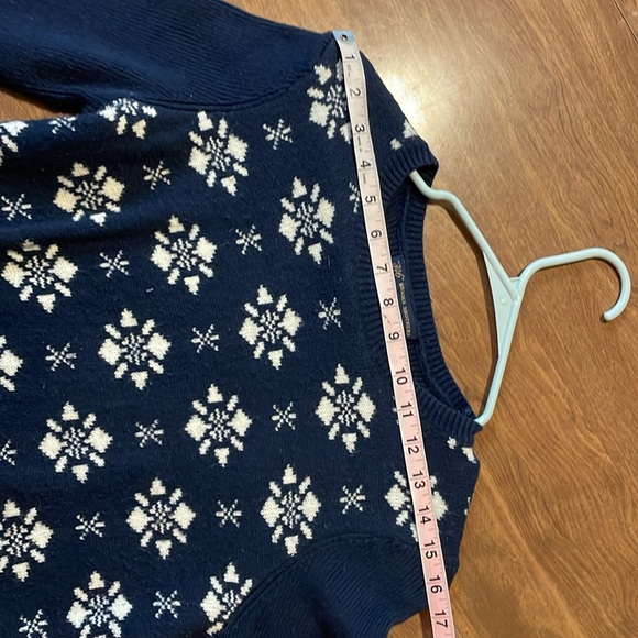 SNOW FLAKE SWEATER - Picture 2 of 5